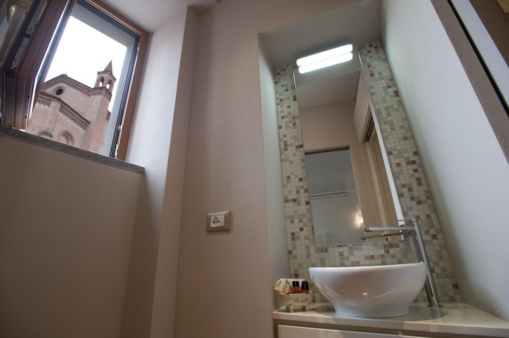 Bed and Breakfast Vinoteca La Sacrestia Alba  Zimmer foto