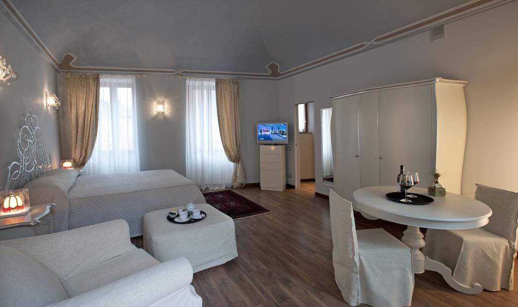 Bed and Breakfast Vinoteca La Sacrestia Alba  Zimmer foto